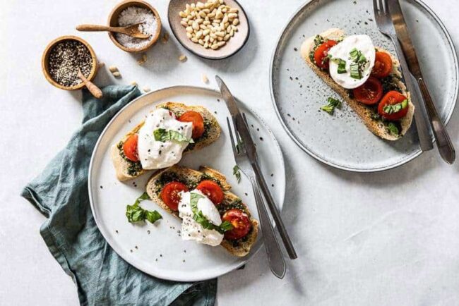 mozzarella and tomato sandwich