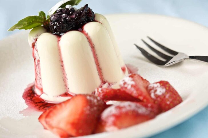 lemon buttermilk pannacotta