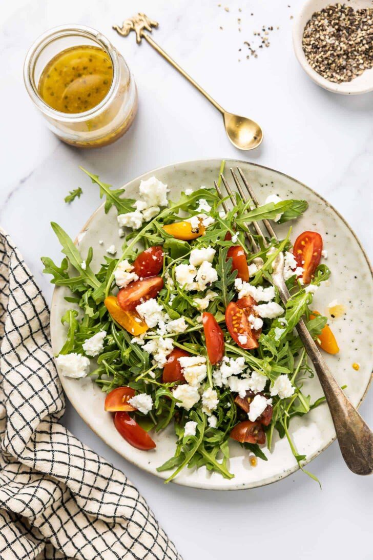 Arugula salad with feta and tomatoes
