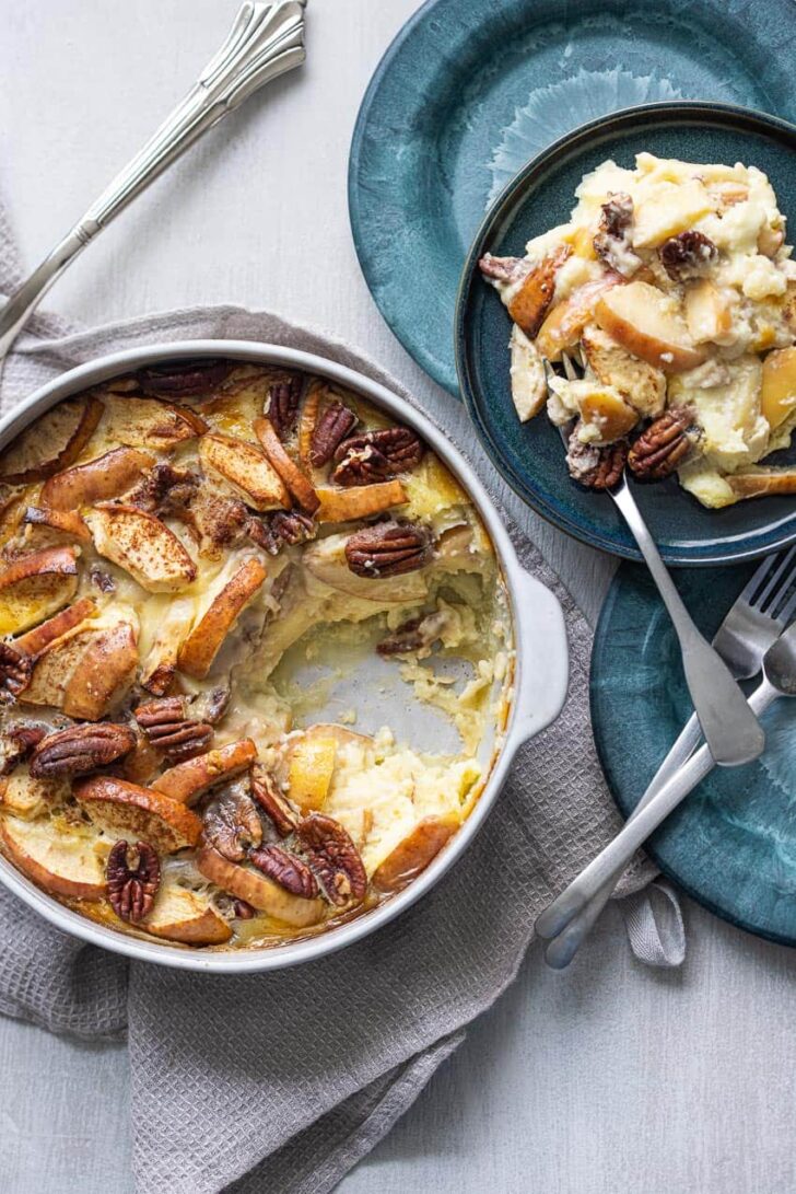 Clafoutis with apple and walnuts