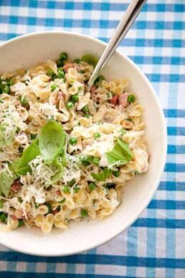 Pasta with bacon peas and ricotta | insimoneskitchen.com