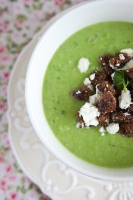 Pea soup with feta