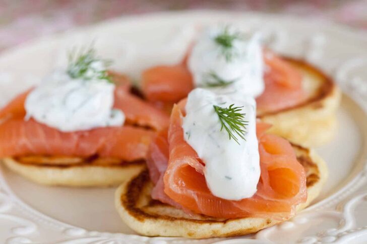 Blinis with smoed salmon