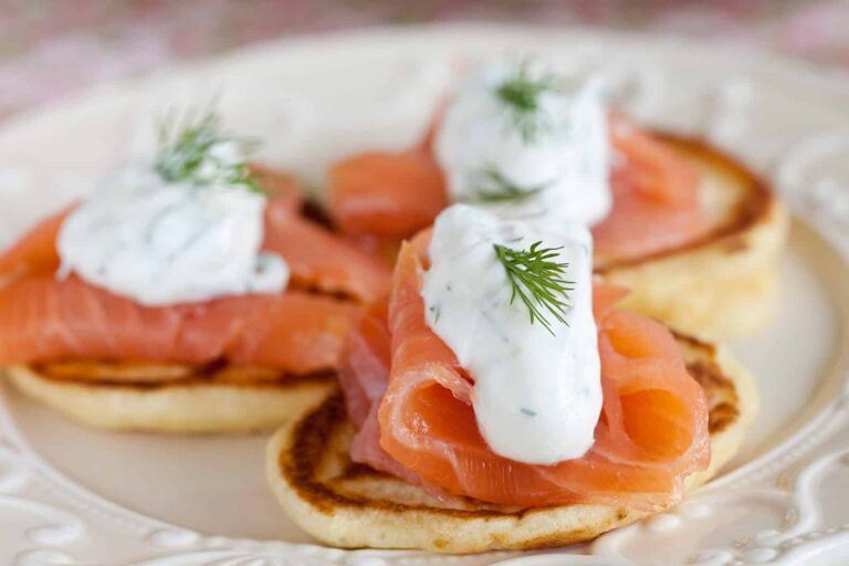 Blinis with smoed salmon