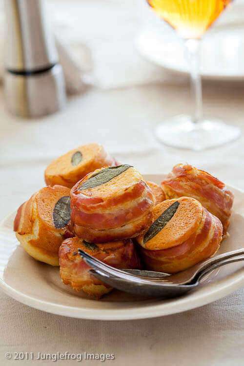 Corn cakes with prosciutto