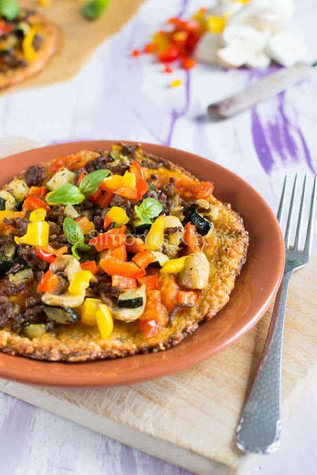 cauliflower paleo pizza | insimoneskitchen.com