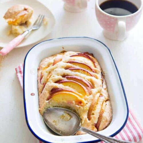 Nectarine amandel cake