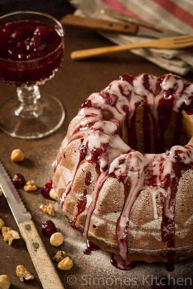 christmas bundt cake with cranberries | insimoneskitchen.com