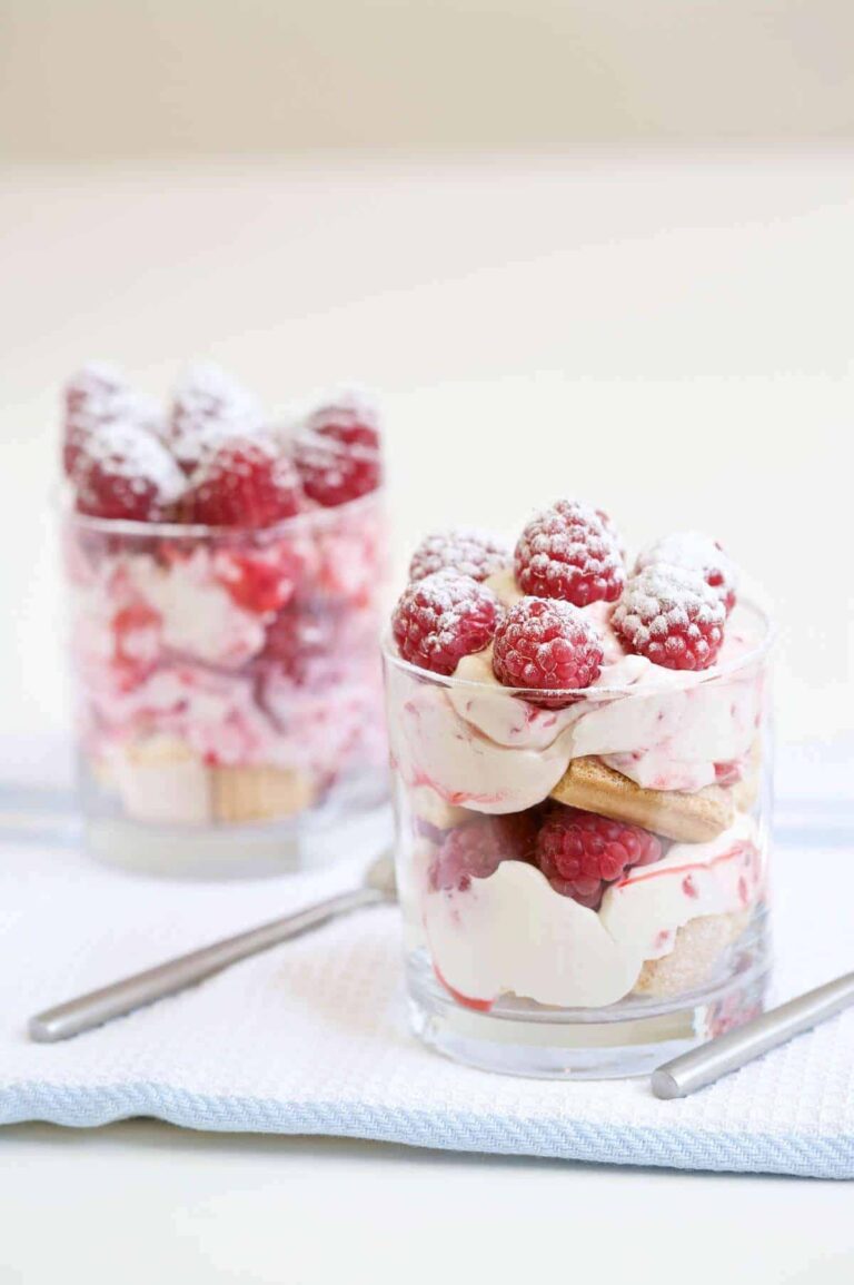 Raspberries and mascarpone cream