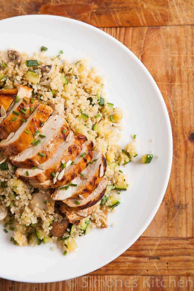 Quinoa bowl with spicy harissa