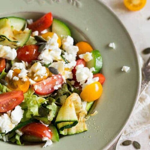 Salad with grilled courgette