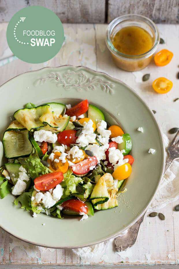 Salad with grilled courgette