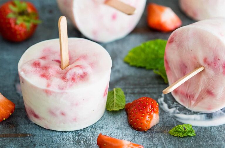 Strawberry yogurt popsicles