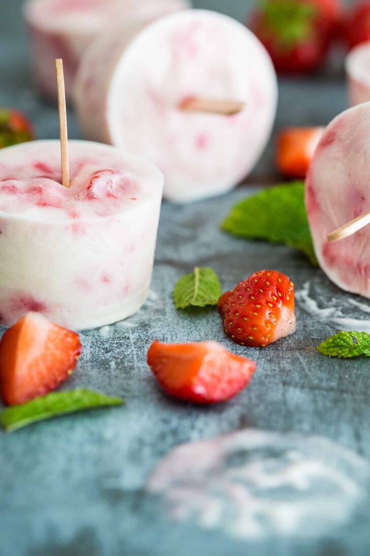 Strawberry yogurt popsicles
