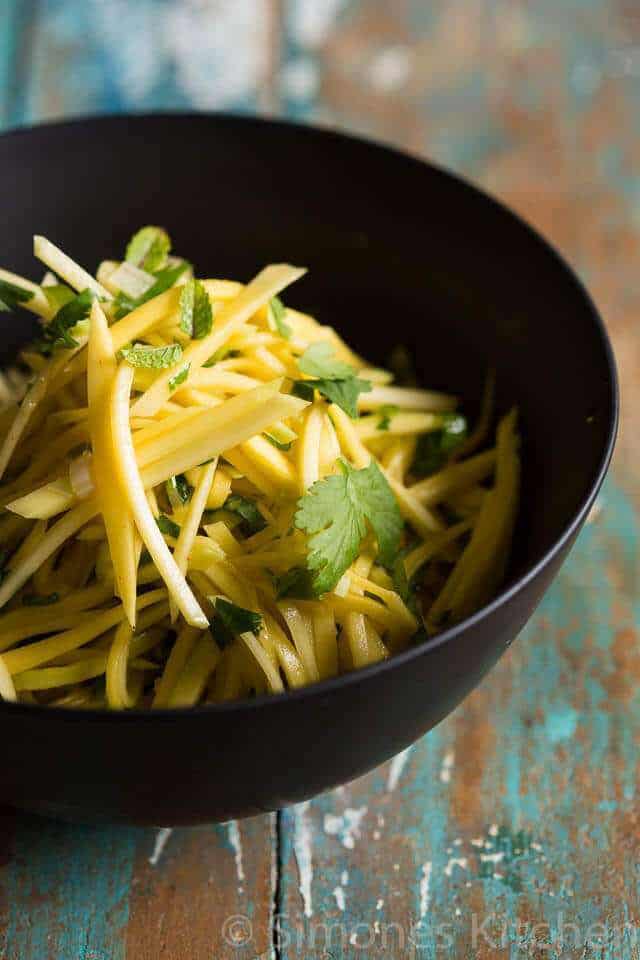 Green mango salad | insimoneskitchen.com