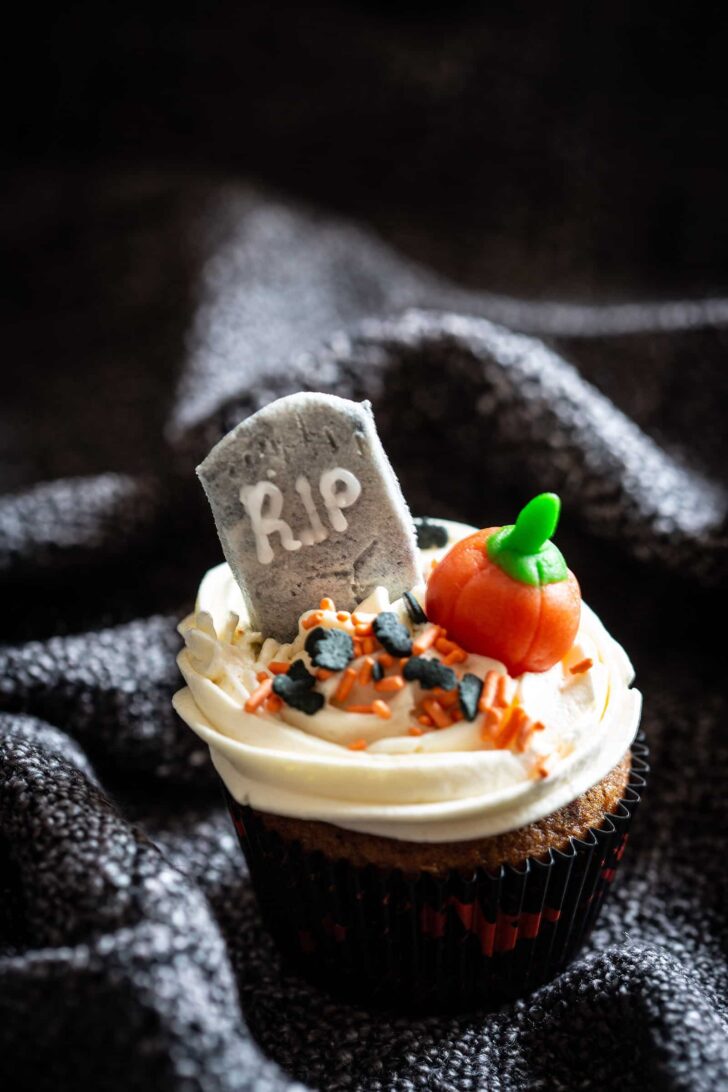 Halloween pumpkin cupcakes