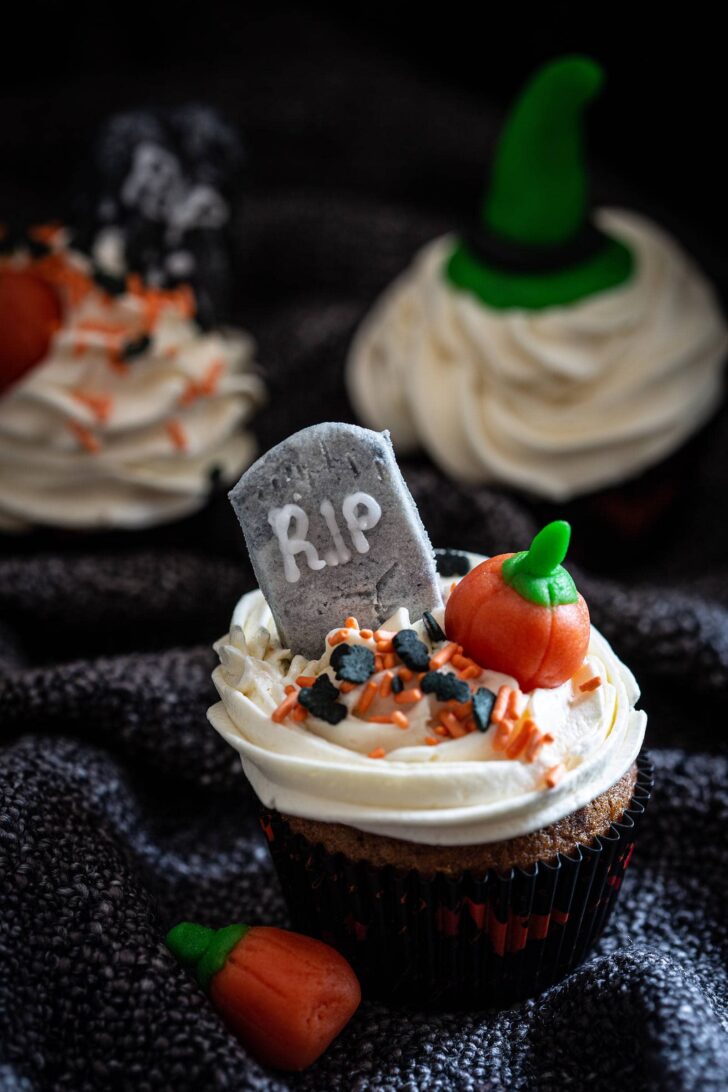 Halloween pumpkin cupcakes