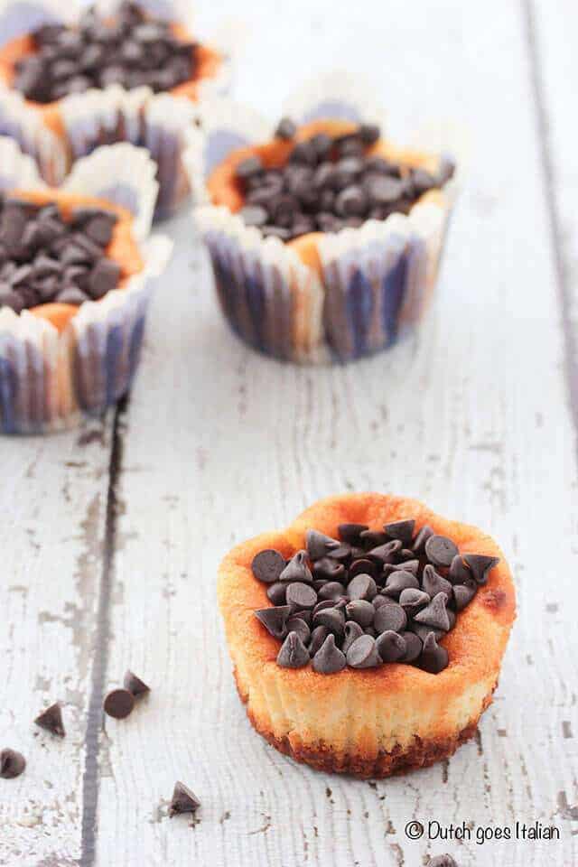 Mini chocolate cheesecakes | insimoneskitchen.com