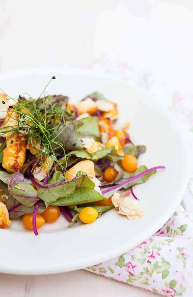 Bietenblad salade met halloumi | insimoneskitchen.com