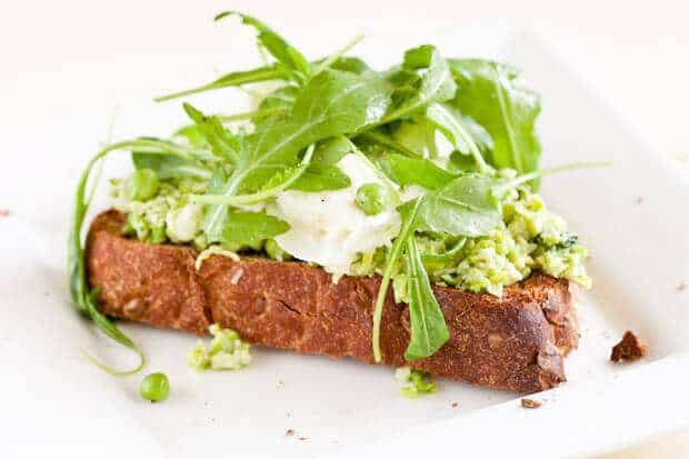 Crostini with broadbeans | insimoneskitchen.com