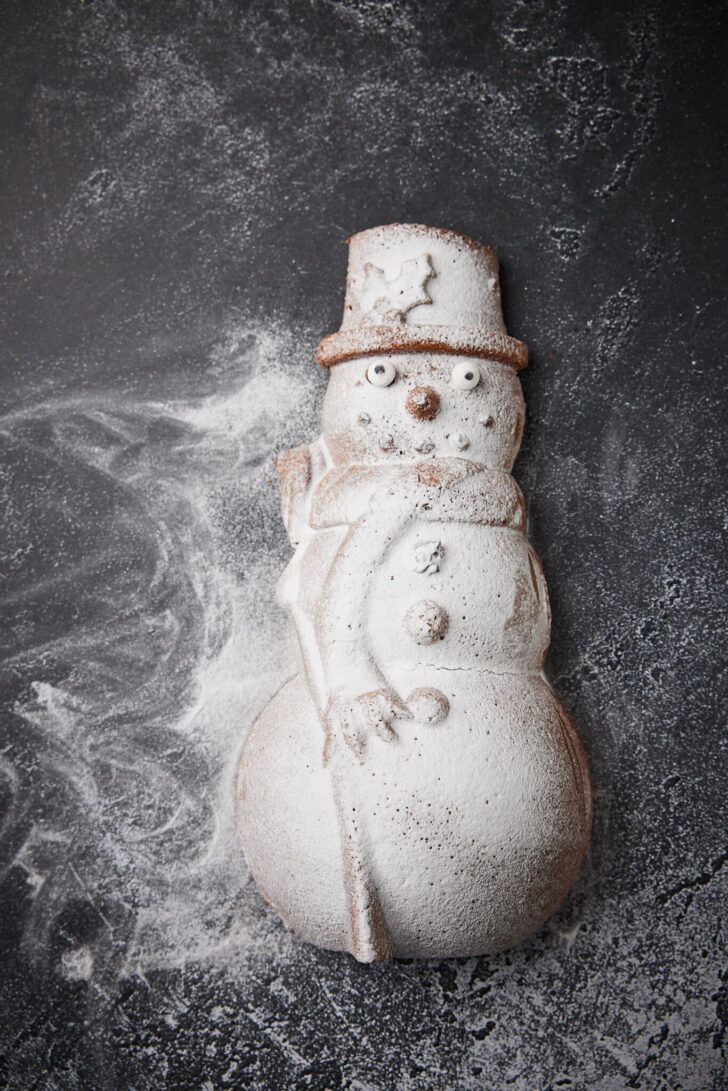 christmas bundt cake with marzipan