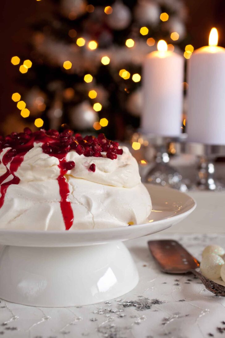 Pavlova with cranberries