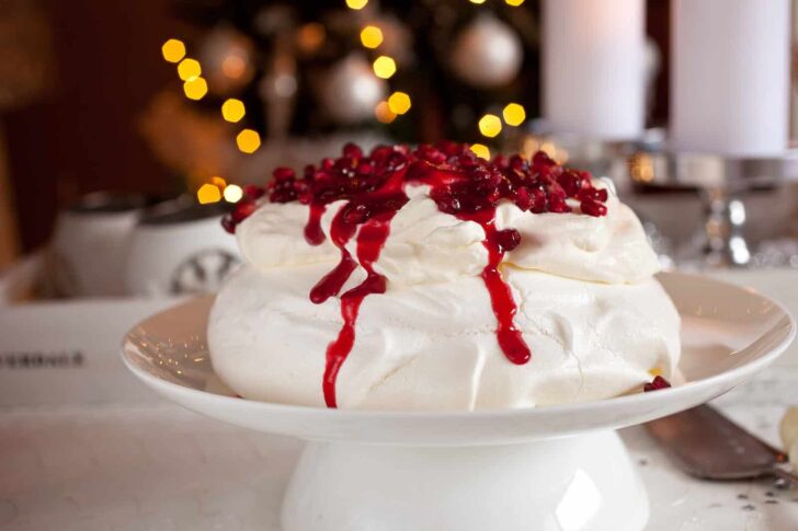 Pavlova with cranberries