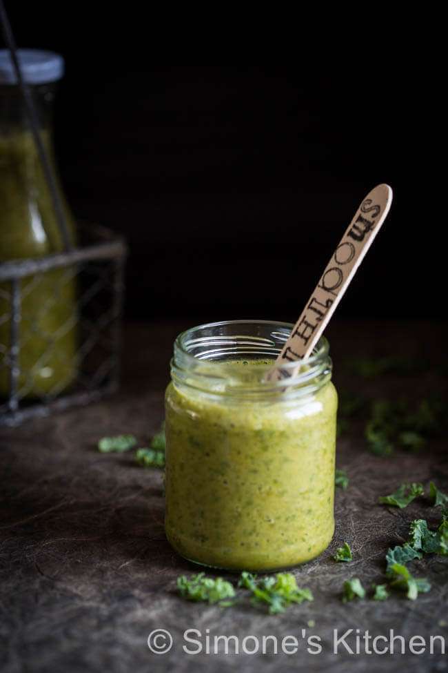 Kale smoothie | insimoneskitchen.com