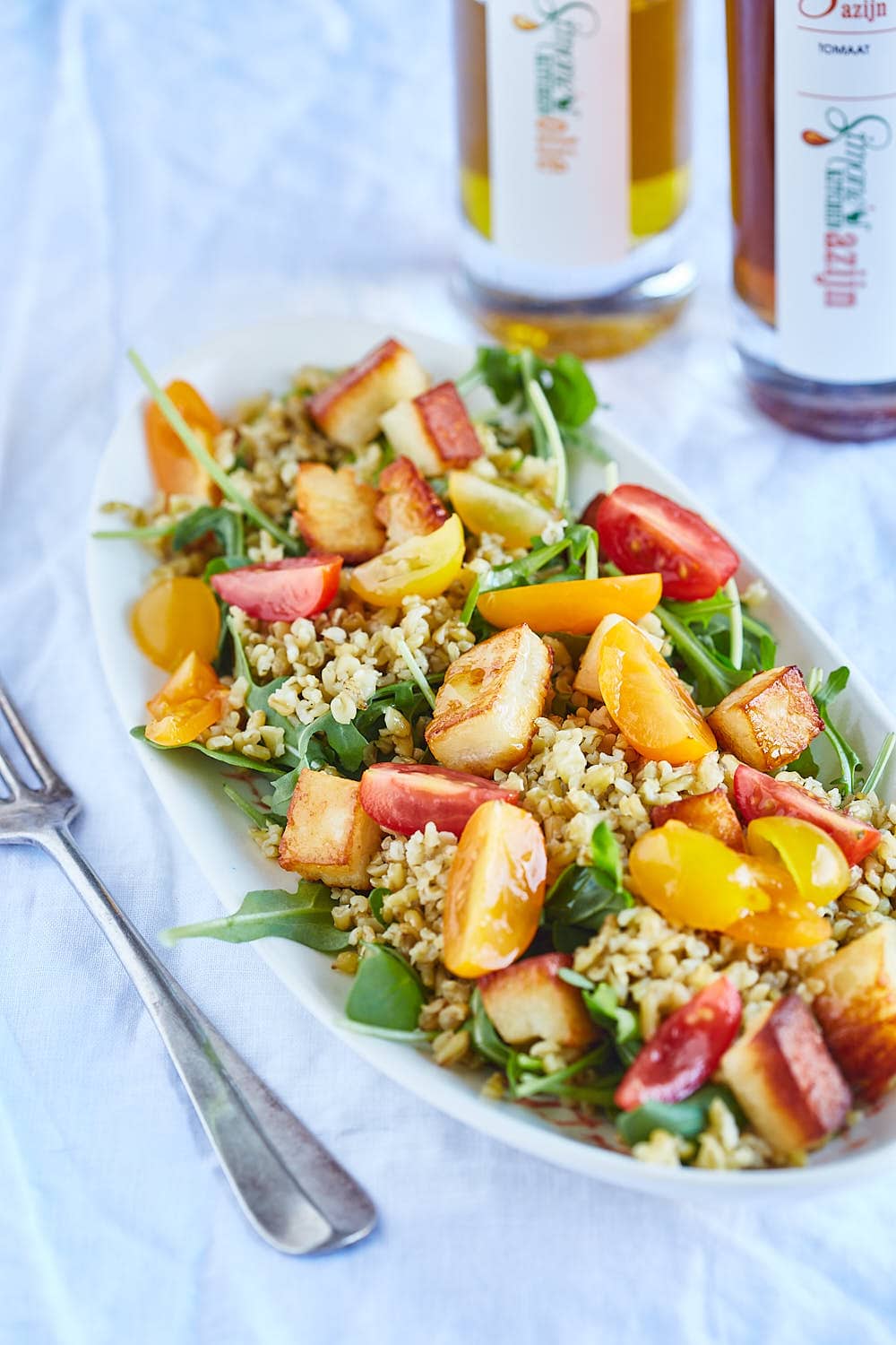 Freekeh salad with halloumi