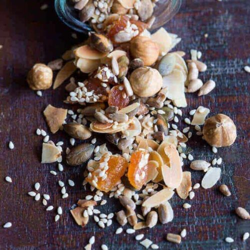 makkelijke ontbijttopping met noten en zaden | insimoneskitchen.com