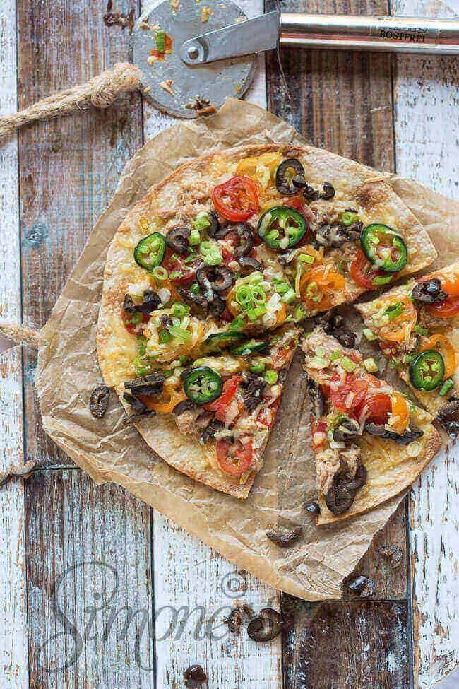 Superfast pizza with tortilla | insimoneskitchen.com