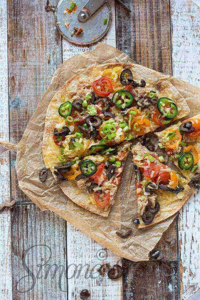 Superfast pizza with tuna | insimoneskitchen.com