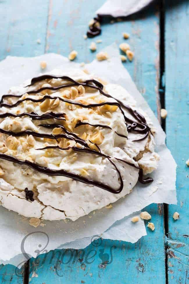 Meringue with hazelnuts and chocolate | insimoneskitchen.com