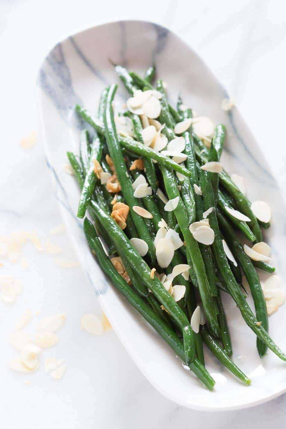 Garlic green beans with almonds | insimoneskitchen.com