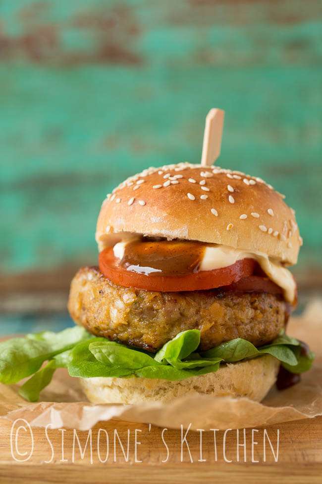 Chicken burger with butterchicken paste | insimoneskitchen.com