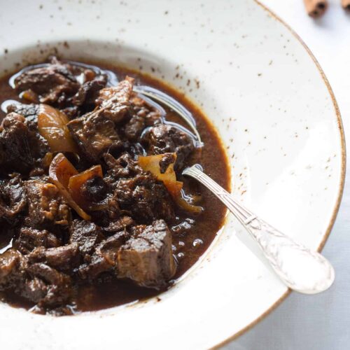 Beef stew with prunes