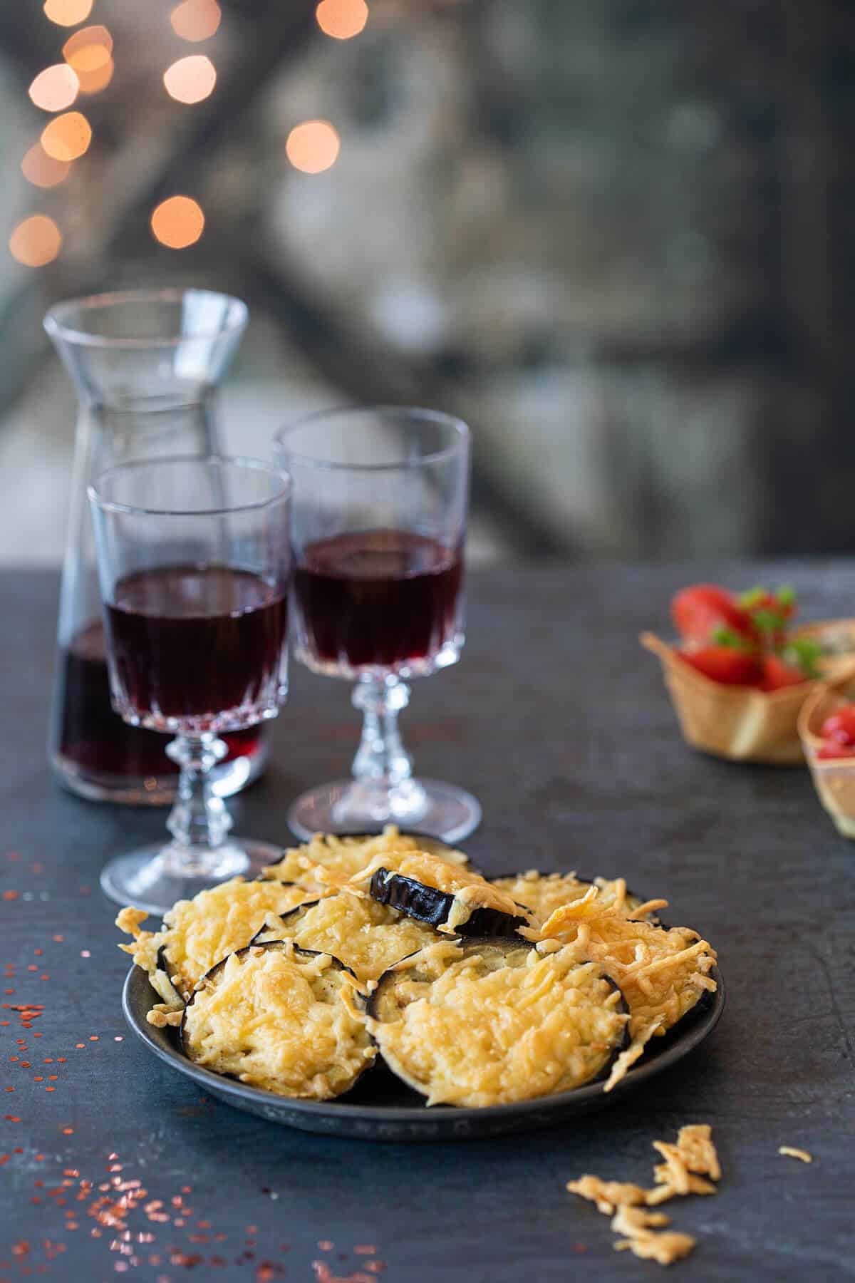 Eggplant snacks with cheese