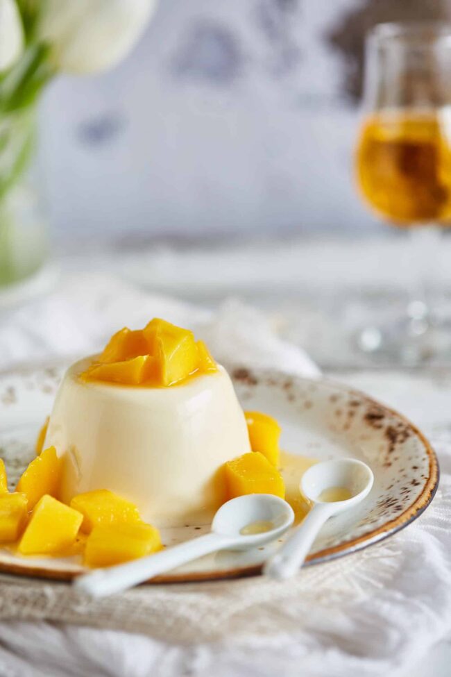 panna cotta with mango