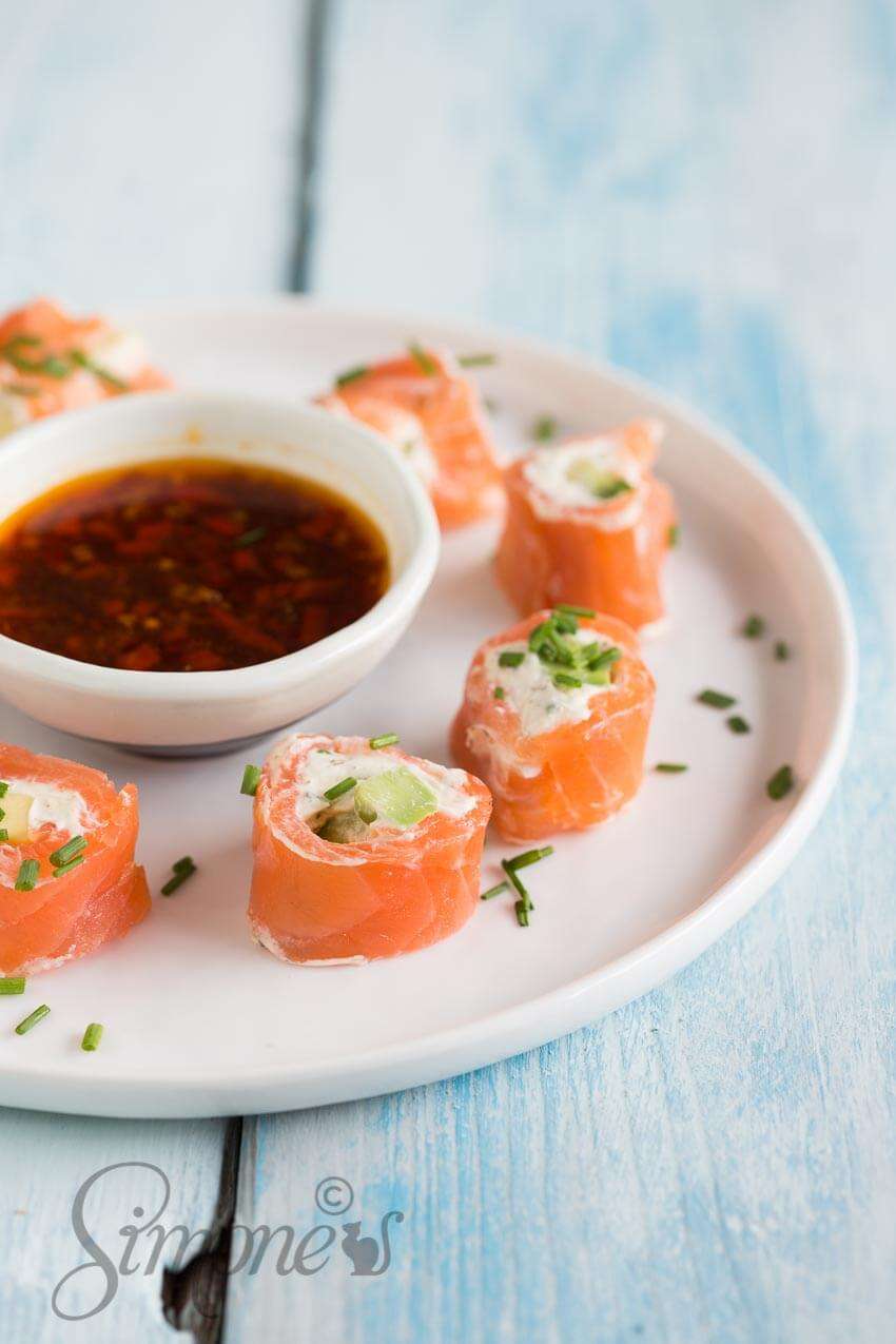Salmon rolls with cream cheese
