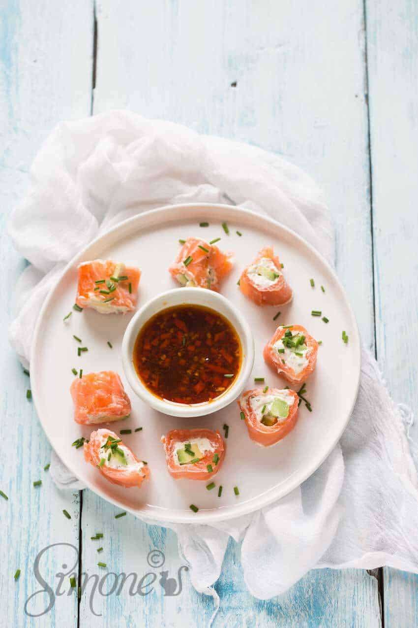 Salmon rolls with cream cheese