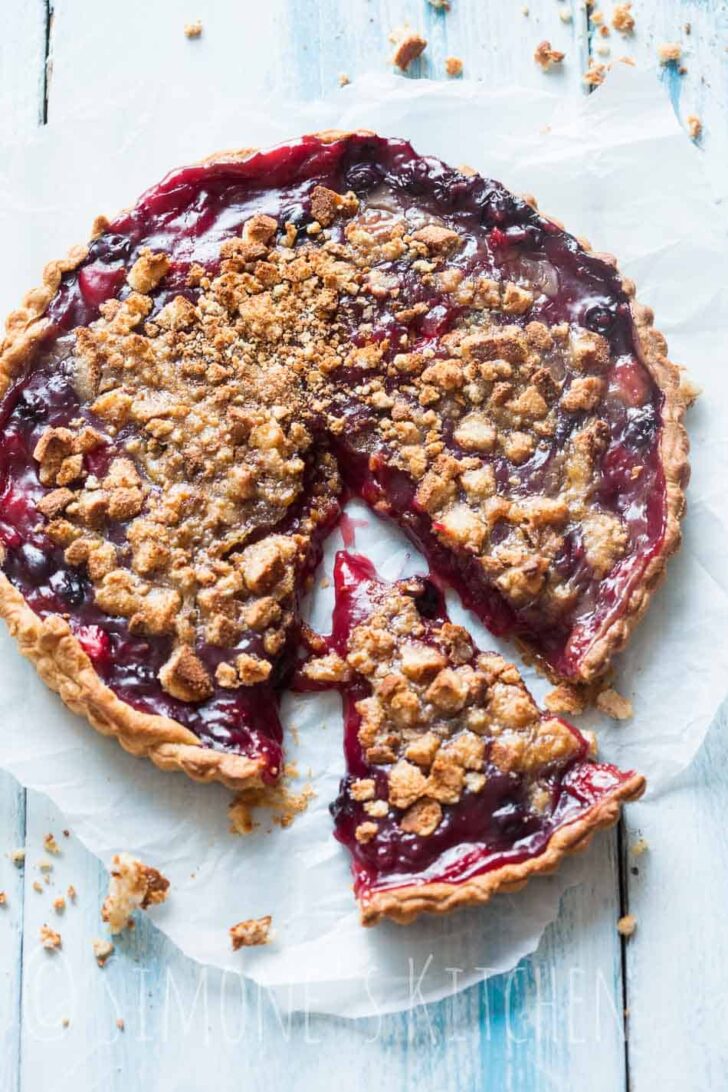 Fruit pie with baileys