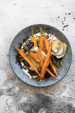 Roasted carrots with fennel and lentils