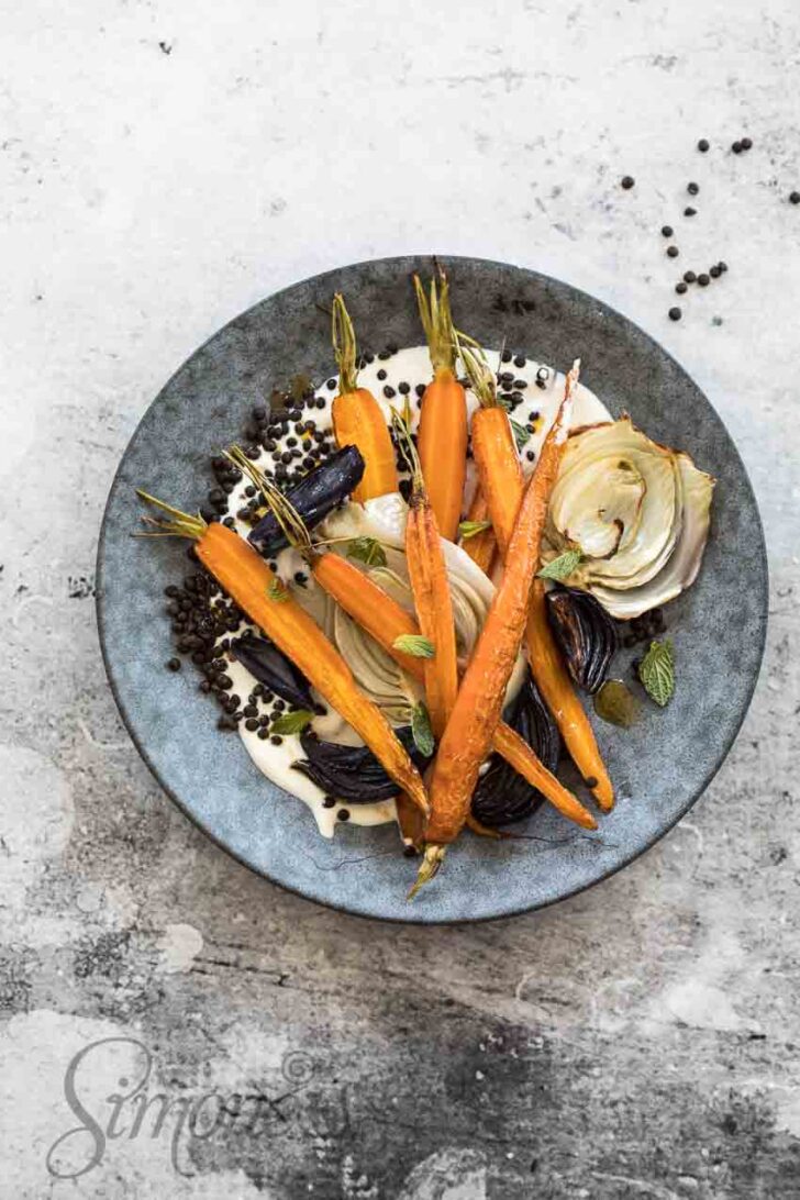 Roasted carrots with fennel and lentils