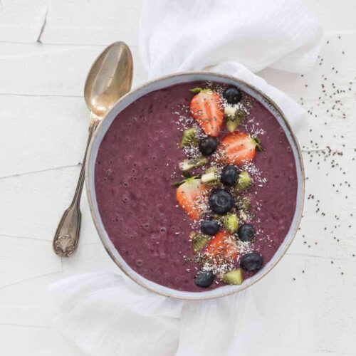blueberry banana smoothie bowl