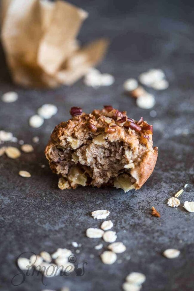 Vegan apple muffins | insimoneskitchen.com