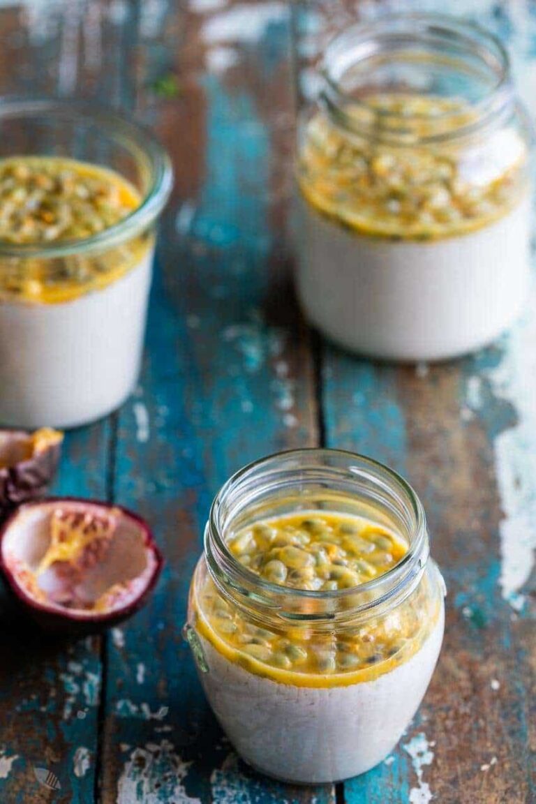 Vegan pannacotta with passion fruit | insimoneskitchen.com