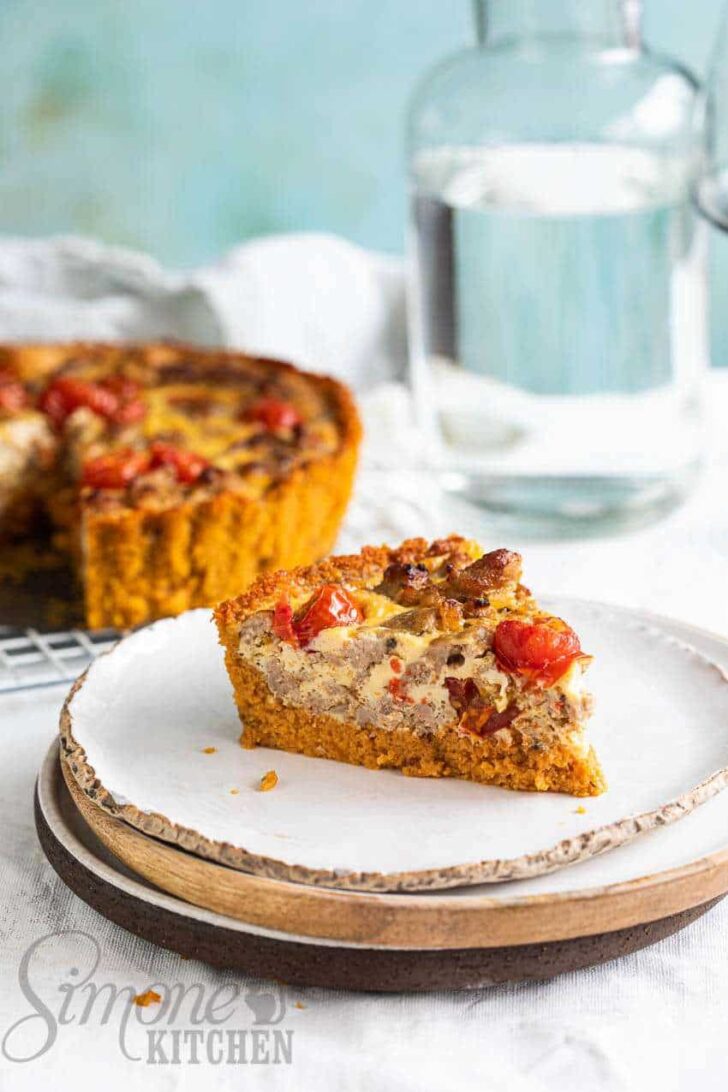 Pumpkin quiche with sausages