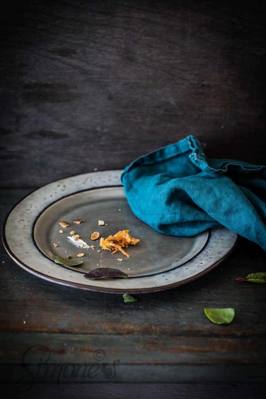 Chickpea burger with carrots