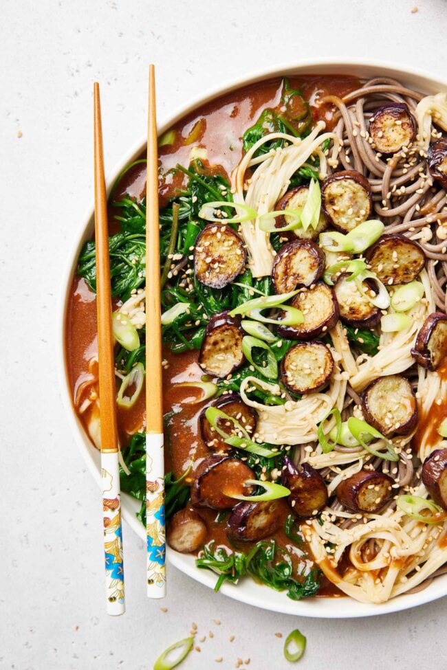 Noodles with purslane