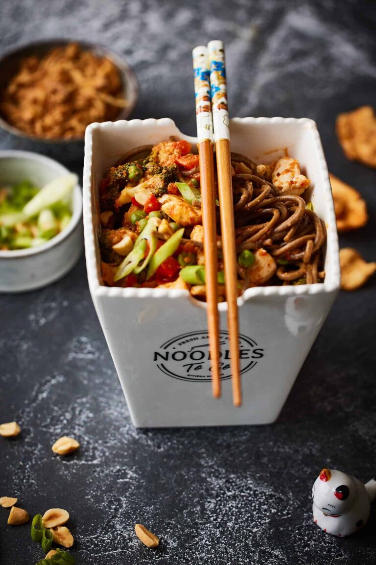 spicy noodles with chicken and peanut sauce